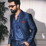 Vicky Kaushal Instagram - नीला कुक्कड़ !