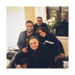Vicky Kaushal Instagram - Absolutely shattered and heart broken to wake up to the news of the loss of Rishi Kapoor Ji, one of the liveliest persons amongst us. The last time when I met him in NY, he was fighting the battle like a boss, with Neetu Ma’m by his side and a smile on his face. This is utterly tragic and incomprehensible. My condolences to Ranbir, Neetu Ma’m and the entire family. May his soul be resting in peace and raising a toast to a life well lived with the Gods in heaven. 💔