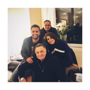 Vicky Kaushal Instagram - Absolutely shattered and heart broken to wake up to the news of the loss of Rishi Kapoor Ji, one of the liveliest persons amongst us. The last time when I met him in NY, he was fighting the battle like a boss, with Neetu Ma’m by his side and a smile on his face. This is utterly tragic and incomprehensible. My condolences to Ranbir, Neetu Ma’m and the entire family. May his soul be resting in peace and raising a toast to a life well lived with the Gods in heaven. 💔