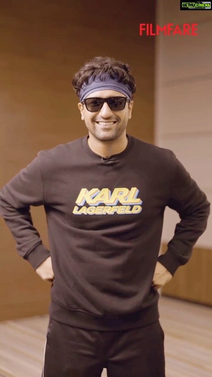 Vicky Kaushal Instagram - #VickyKaushal takes the ‘Videshi tunes turned Desi’ challenge and does a fabulous job of desi-fying them! Now, you try it out and tag us with #FilmfareOnReels. How would you desify the following songs: Toxic by Britney Spears God is a Woman by Ariana Grande Famous by Kanye West One Dance by Drake Break my Soul by Beyoncé #Wolf777newsFilmfareAwards #FilmfareAwards #FilmfareOnReels #FilmfareAwards2022