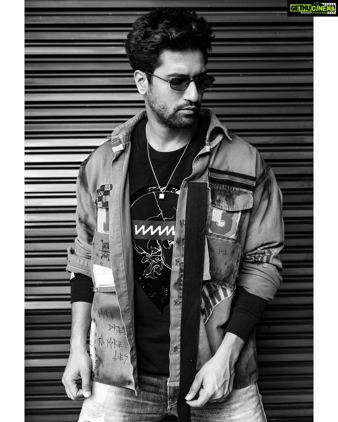Vicky Kaushal Instagram - @dustofgods x @amandeepkaur87 x @sardarsinghvirk