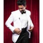 Vicky Kaushal Instagram – Your host for tonight! @filmfare ✨