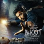 Vicky Kaushal Instagram - Look under the bed...fear awaits! Tune back here at 10am tomorrow to set sail into the world of #Bhoot. #TheHauntedShip @karanjohar @apoorva1972 @bhumipednekar @bhanu.singh.91 @ShashankKhaitan @somenmishra @dharmamovies @zeestudiosofficial @zeemusiccompany