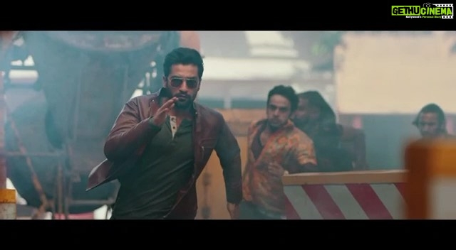 Vicky Kaushal Instagram - Shikaar pe nikle CHIEF, pehenke joota stylish! #RedChief #powerofrealleather #khelgayechief @redchiefofficial
