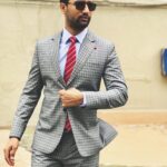 Vicky Kaushal Instagram - Suits suit my mood just fine. By @amandeepkaur87