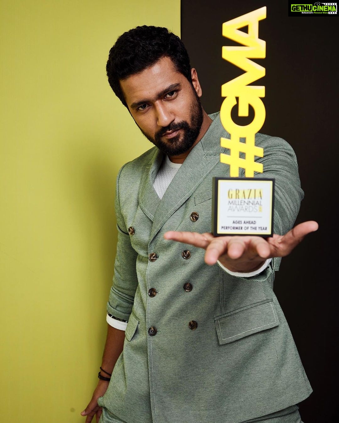 Vicky Kaushal Instagram - ‘Ages Ahead’ Performer of the Year. Thank You @graziaindia #GraziaMillenialAwards2019 #GMA2019 📷: @keegancrasto
