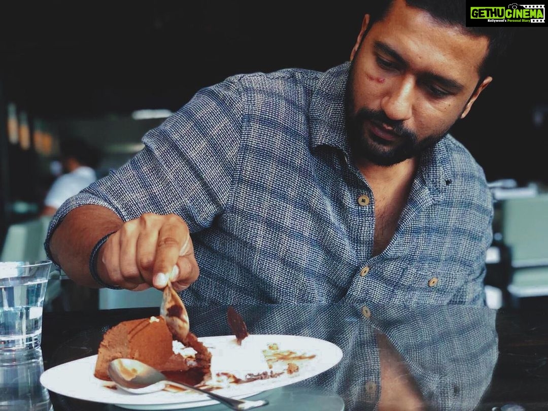 Vicky Kaushal Instagram - Lust Stories... and it couldn’t even last 5 seconds! 📷: @kaalimaayee