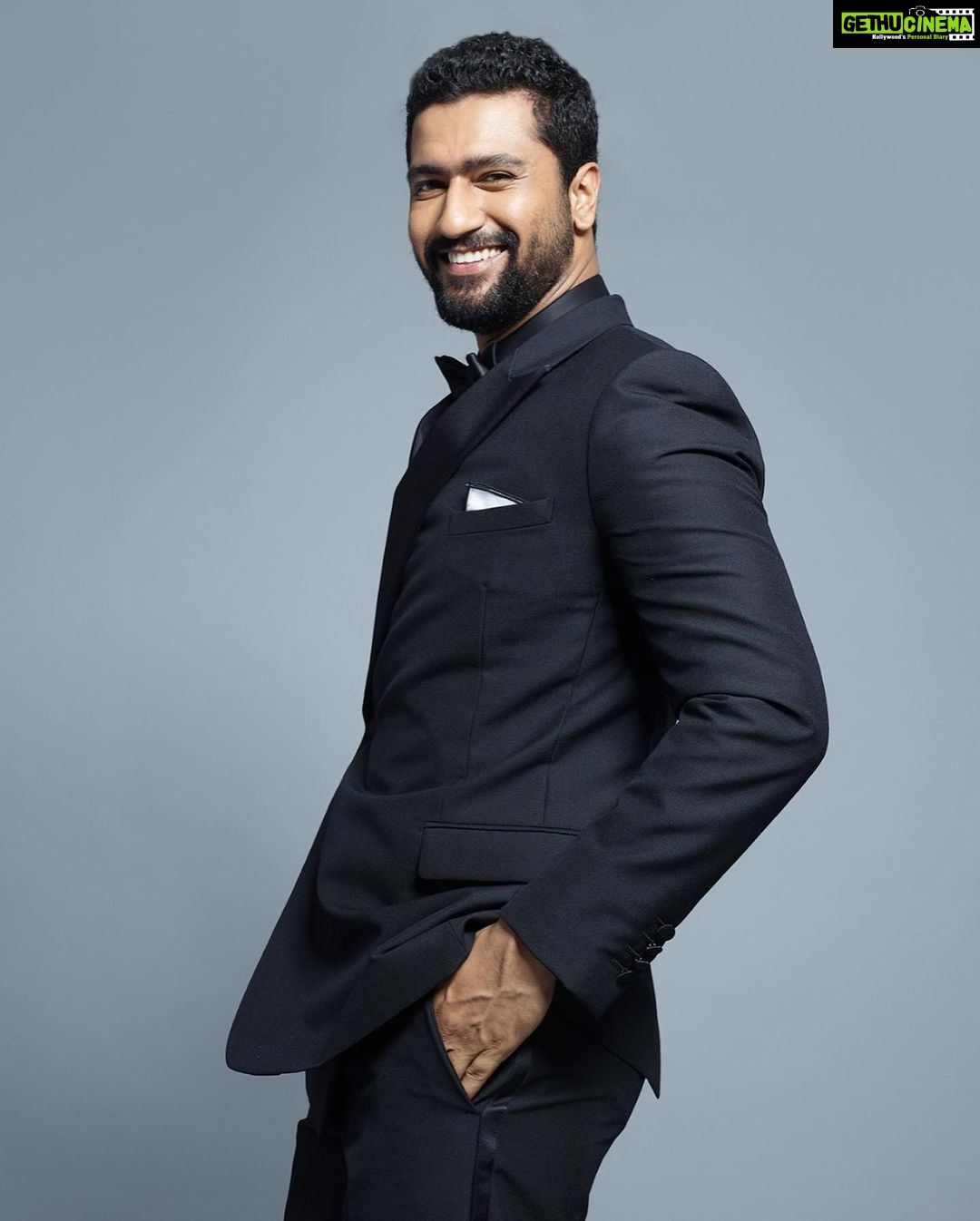 Vicky Kaushal Instagram - @missindiaorg @amandeepkaur87 @dior #MissIndia2019