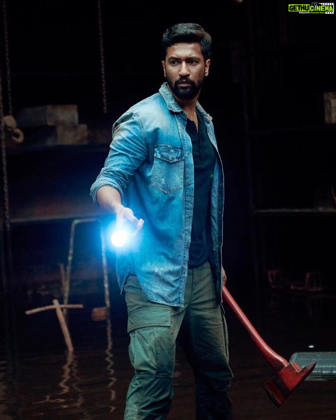 Vicky Kaushal Instagram - #Bhoot Part One- The Haunted Ship. 15th Nov. Sea you soon!