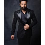 Vicky Kaushal Instagram – ♠️✨ 
.
@amandeepkaur87 | @trishasarang | @manishmalhotraworld