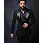 Vicky Kaushal Instagram - ♠️✨ . @amandeepkaur87 | @trishasarang | @manishmalhotraworld