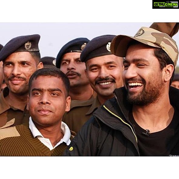 Vicky Kaushal Instagram - #URITheSurgicalStrike has been special for many reasons. The most special one being getting to meet, interact and share a laugh with the real heroes of our Country. Jai Hind. 🇮🇳
