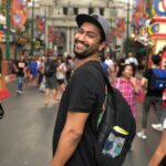 Vicky Kaushal Instagram - Child mode activated! PC: @sunsunnykhez Universal Studios Singapore
