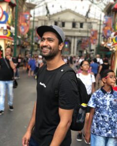 Vicky Kaushal Instagram - Child mode activated! PC: @sunsunnykhez Universal Studios Singapore