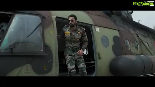 Vicky Kaushal Instagram - The sound of pride, valour and triumph! The new anthem of new India. #Challa out now: Link in Story. #HowsTheJosh #URITheSurgicalStrike @yamigautam #PareshRawal @adityadharfilms #RonnieScrewvala @zeemusiccompany @shashwatogy @vivekhariharan @mainhoonromy @rsvpmovies