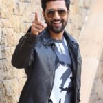 Vicky Kaushal Instagram - Elated, excited and ever grateful! Thank You for the thunderous response to the Trailer! #HowIsTheJosh #URI ...In cinemas 11thJan2019 🇮🇳 PC: @sunil.r.khandare Styled by: @amandeepkaur87