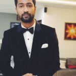 Vicky Kaushal Instagram - Eleghaint enough?
