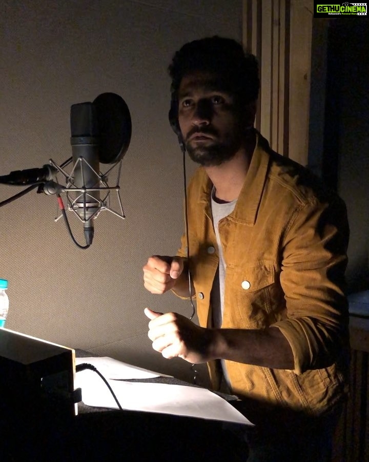 Vicky Kaushal Instagram - Dubbing for an action sequence can sometimes be quite a comical scene... actually always! #bts #URI ...Trailer coming out soon 👊🏽