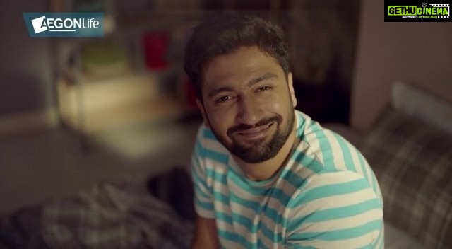 Vicky Kaushal Instagram - Happy to be the face for @aegonlifeindia , a brand of Insurance that promises you a life with #NoTension 😇 “Aegon, toh tension gone.”