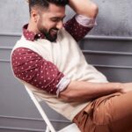Vicky Kaushal Instagram - Mood: Candid (not) Pose: ‘Dolaa Re’ Shot by: @abheetgidwani For: @mansworldindia