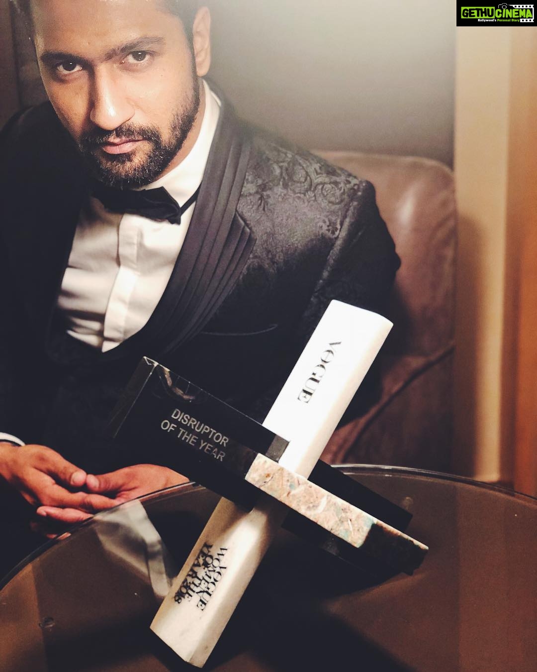Vicky Kaushal Instagram - Thank You @vogueindia for the honour and a big hug to you @anaitashroffadajania 🤗❤️