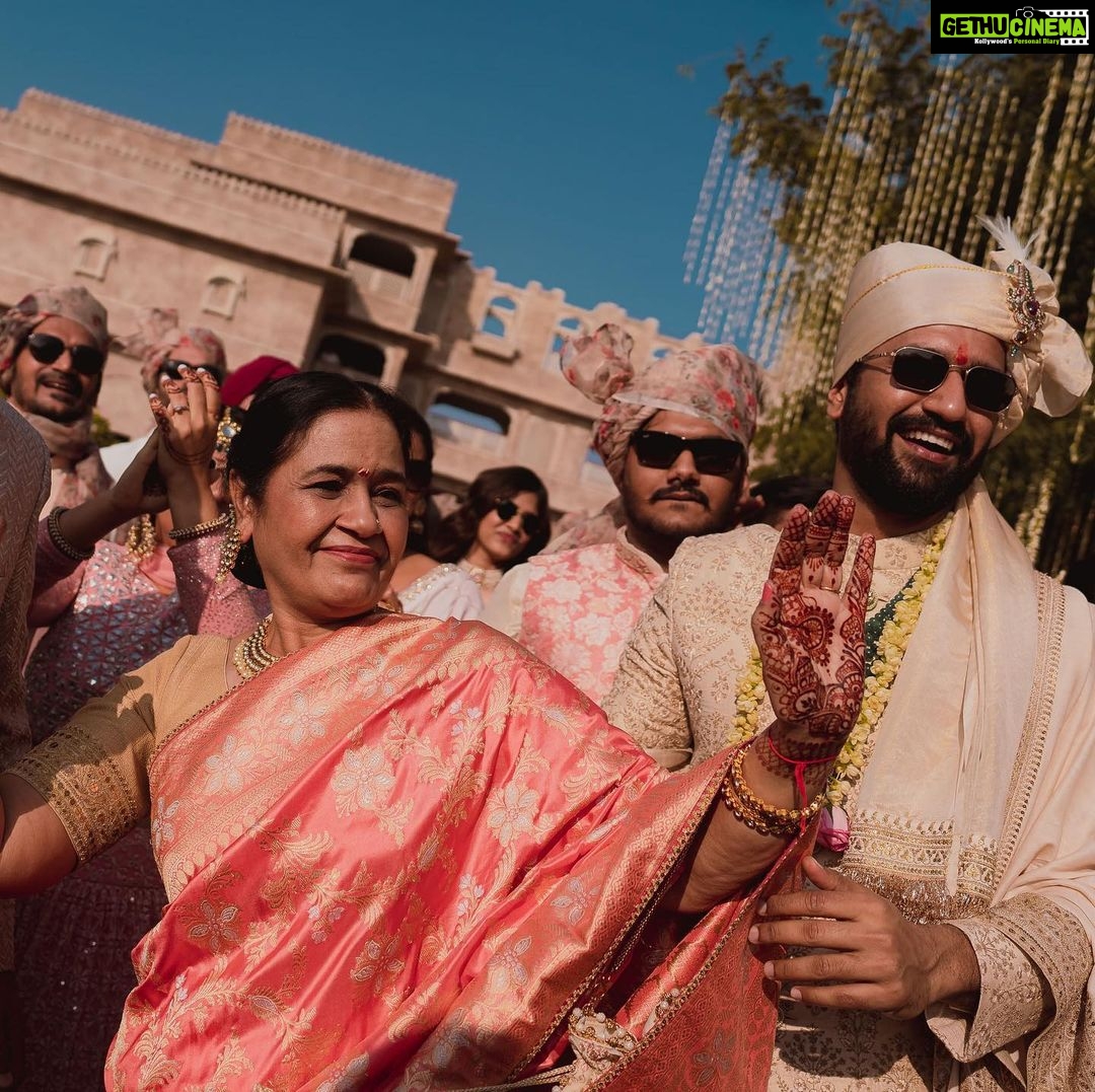 Vicky Kaushal - 2.2 Million Likes - ą¤®ą¤¾ą¤ą¤µą¤¾ą¤ ą¤ ą¤ą¤”ą¤æą¤Æą¤¾ą¤ ą¤ą¤¾ą¤ą¤µą¤¾ą¤. #HappyMothersDay