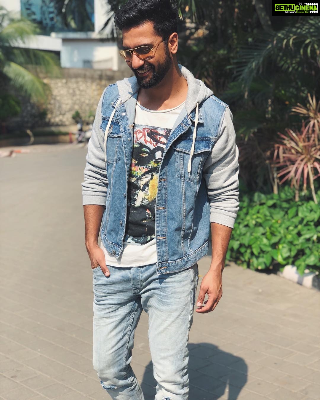 Vicky Kaushal Instagram - Presenting @amandeepkaur87 ‘s super expressive mannequin!