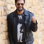 Vicky Kaushal Instagram - Elated, excited and ever grateful! Thank You for the thunderous response to the Trailer! #HowIsTheJosh #URI ...In cinemas 11thJan2019 🇮🇳 PC: @sunil.r.khandare Styled by: @amandeepkaur87