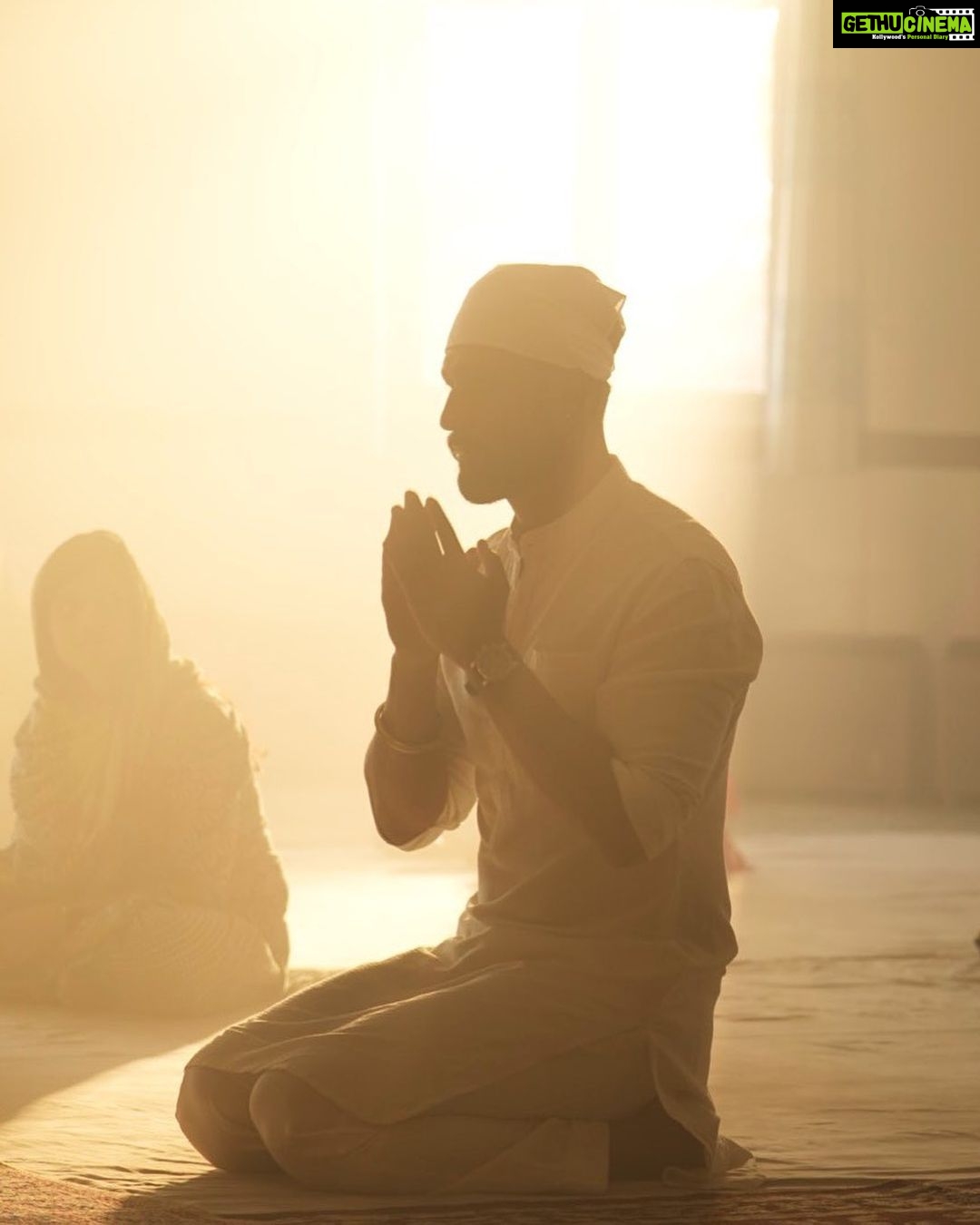 Vicky Kaushal Instagram - Nirbhau. Nirvair. 🙏🏽