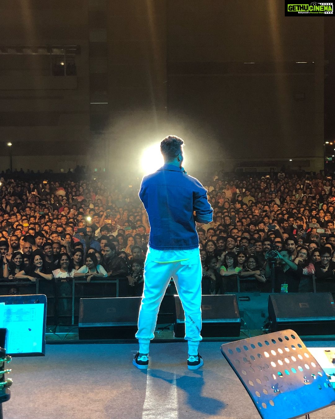 Vicky Kaushal Instagram - We are what we are because of your love and this year you all have given me loads of it. Can’t thank you all enough. Wish I could just give a hug to each and every one of you. Bohot saara pyaar aap sabko! See you in cinemas, again, on #14thSept #Manmarziyaan 🤗🤗🤗 Bangalore, India