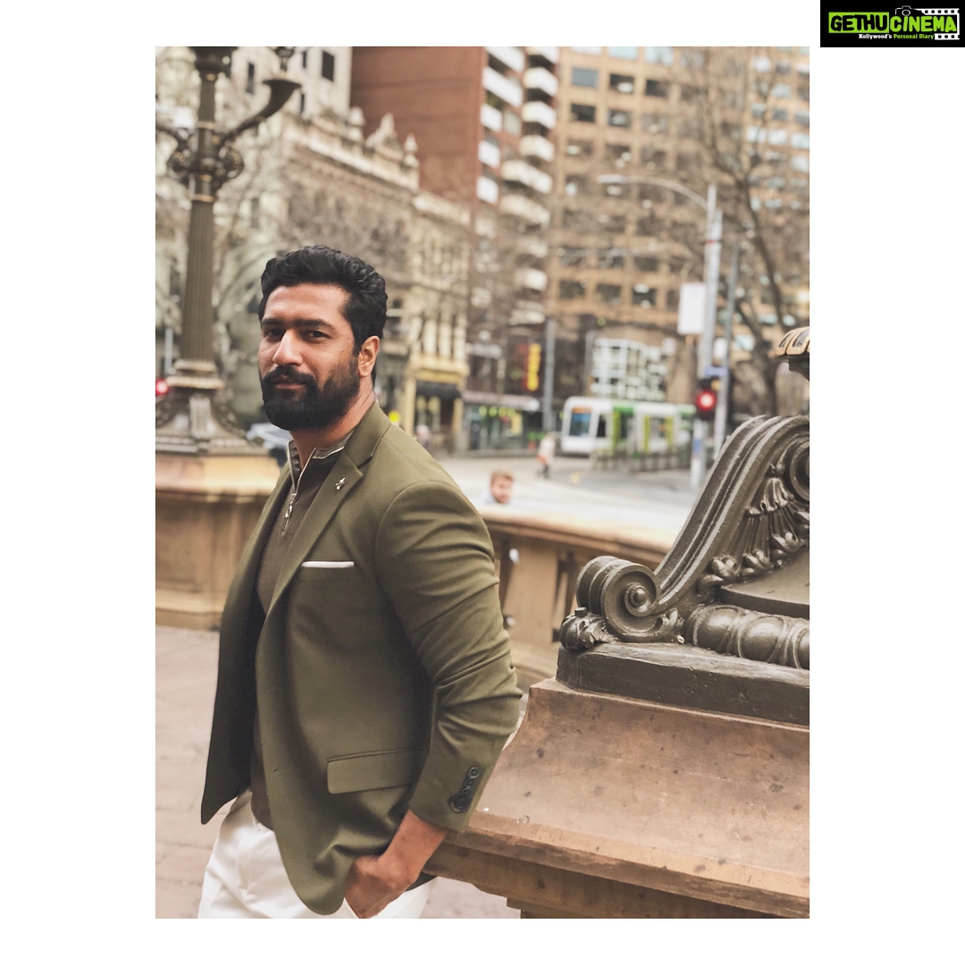 Vicky Kaushal Instagram - The streets, the weather & the lovely people of Melbourne.. uff! Thank you @iffmelbourne for having me here π & @amandeepkaur87 π ... Ps: going nuts with the portrait mode #shotoniphonex