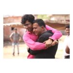 Vicky Kaushal Instagram – My source of inspiration. My pillar of strength. Happy Fathers Day Papa Kaushal! @kaushalsham 
My #jaadukijhappi moment with Dad on the sets of #Sanju. Thank You @hirani.rajkumar Sir for giving us this moment that we’ll cherish forever 😊🙏❤️