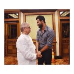 Vicky Kaushal Instagram - This birthday was very special! #GulzarSaab ❤️