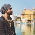 Vicky Kaushal Instagram - With your blessings we begin 🤗🙏#Manmarziyaan Golden Temple ਸ਼੍ਰੀ ਹਰਿਮੰਦਰ ਸਾਹਿਬ