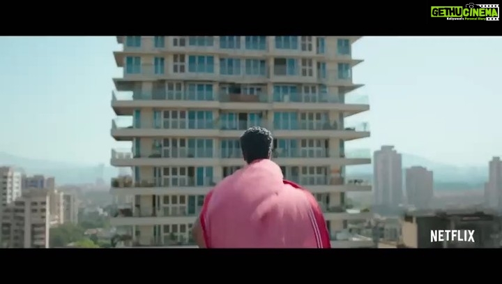 Vicky Kaushal Instagram - my next release, the quirky and delightful #LovePerSquareFoot directed by @anandntiwari . A brand new Netflix original film, coming to your screens on 14th February, this Valentine's Day ❤️ *Full Trailer- LINK IN BIO*