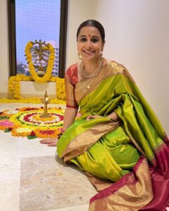 Vidya Balan Instagram - Gearing up for the festive season, candids and khushiyaan 🌺💛✨

Hair - @bhosleshalaka 
Makeup - @harshjariwala158