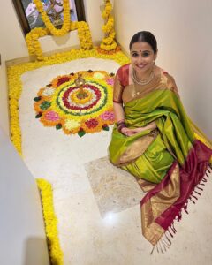 Vidya Balan Instagram - Gearing up for the festive season, candids and khushiyaan 🌺💛✨

Hair - @bhosleshalaka 
Makeup - @harshjariwala158