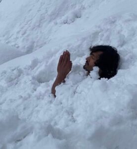 Vidyut Jammwal Instagram - My path is different…
I CHILL harder than you PARTY 🎉 

#ITrainlikeVidyutJammwal 
#martialarts 
#martialartist 
#kalaripayattu