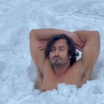 Vidyut Jammwal Instagram - My path is different… I CHILL harder than you PARTY 🎉 #ITrainlikeVidyutJammwal #martialarts #martialartist #kalaripayattu