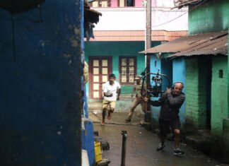 Vijay Sethupathi Instagram - Stills from the sets of #VetriMaaran's #Viduthalai. @soorimuthuchamy #ilaiyaraaja @elredkumar @udhay_stalin @rsinfotainment @redgiantmovies_ @peterheinoffl @mani.rsinfo #VelrajR @donechannel1 @ctcmediaboy