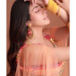 Warina Hussain Instagram - in trance tonight 🙏🏻🌼