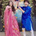Warina Hussain Instagram - Who likes to do GARBA..?😍 @darshanravaldz @warinahussain #dholbajaa