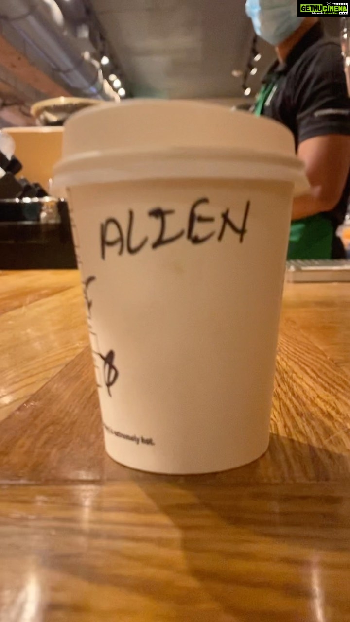 Warina Hussain Instagram - Starbucks k bina life incomplete 🦥🤎 #coffeelover