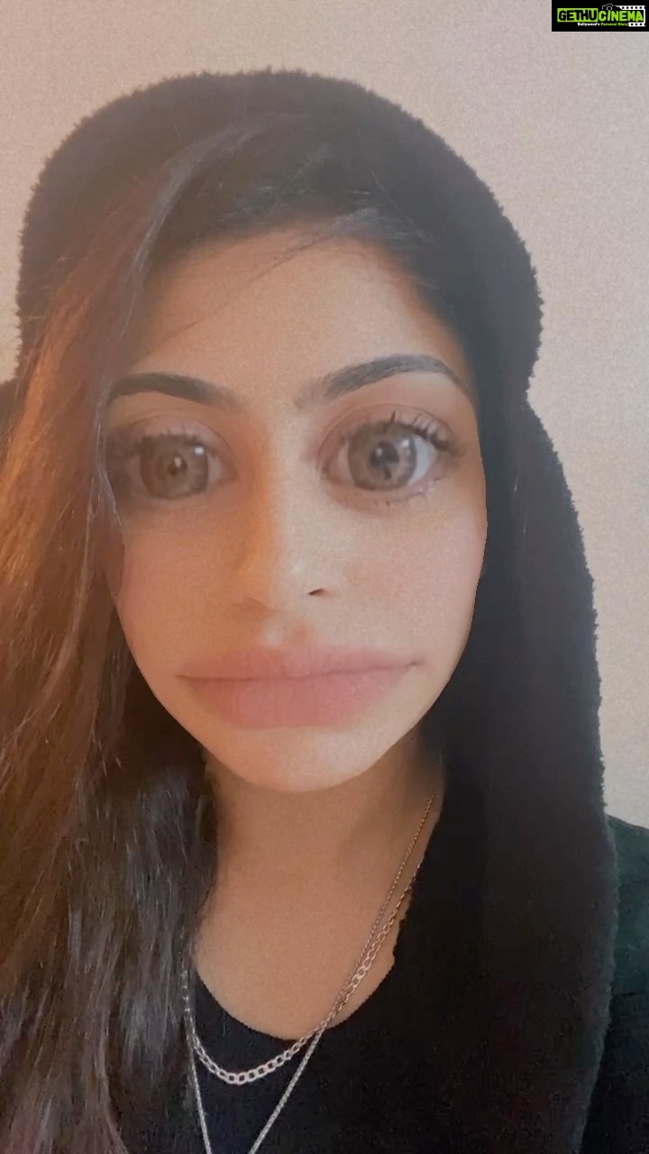 Warina Hussain Instagram - Song Hijacked !!! 👽 #dholbajaa