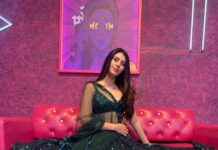 Warina Hussain Instagram - 5 coffees and 3 energy drinks 👽 #dayatwork clicked @toyboyarshad styled @dkhushbu hair @mangalasirsat mua @futane_ravi
