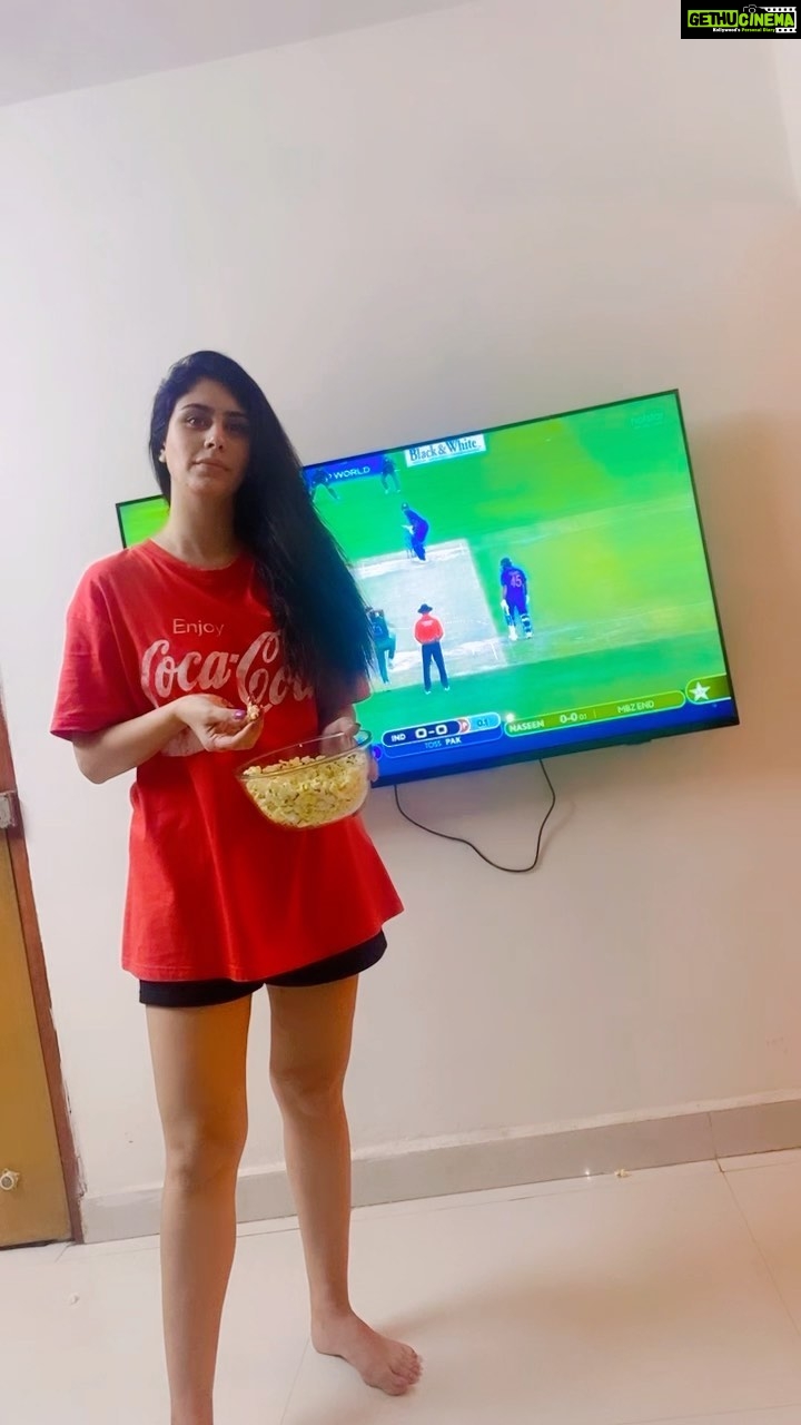 Warina Hussain Instagram - popcorn ready hai 🍿❤️ #indiavspakistan