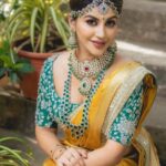 Yaashika Aanand Instagram - Choose your fav 🌻✨ Mua @divyamakeupandhair 📸 @sarancapture Blouse @ishithaa_design_house Styling @mehndi_jashnani Saree @weaveinindia Jewelrey @mspinkpantherjewel Fika Chennai