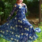 Yaashika Aanand Instagram - Vibe of the day 💙🦋 Wearing @tamarachennai Styling @paviiiee_08 Jewellery @mahema.in Edited- @harry_dane_retouch . #swipeleft #ethnicwear #explore #yashika #yashikaaannand
