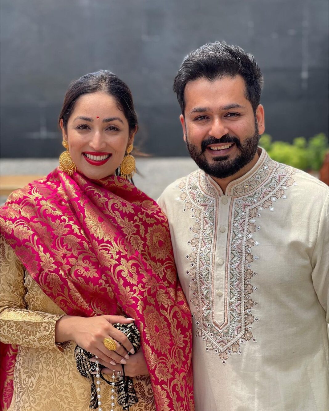 Yami Gautam Instagram - Happy moments need no filter ❤️🙏🏻