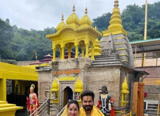 Yami Gautam Instagram - Took blessings at Baglamukhi Mata mandir. 🙏🏻 The last 2 days that we spent visiting the Shaktipeeth temples have been one of the most unforgettable experiences of my life. These temples are the epicentre of divine strength & faith. 🙏🏻😇